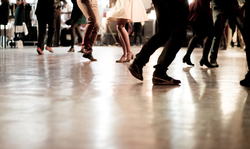 8-reasons-you-should-give-swing-dancing-a-try1-804x480